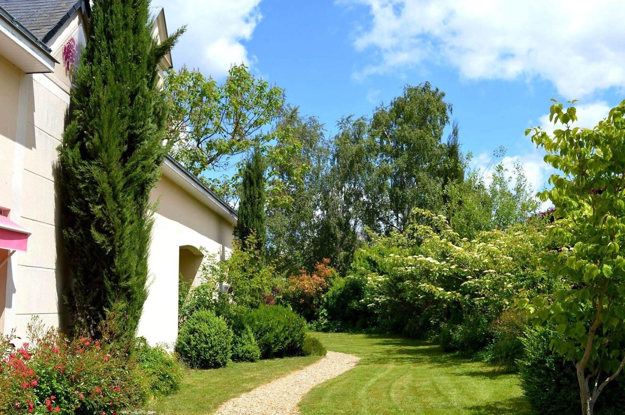 Logis Auberge Bienvenue Doué-la-Fontaine Eksteriør bilde